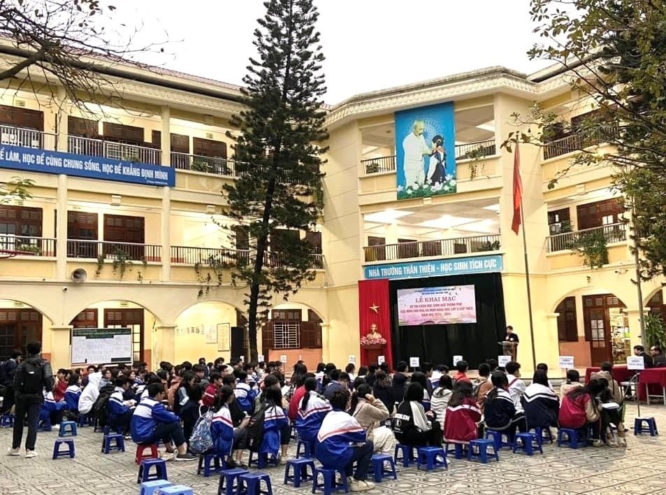 hon 3 500 em du thi chon hoc sinh gioi lop 9 tai ha noi1 hon 3 500 em du thi chon hoc sinh gioi lop 9 tai ha noi1