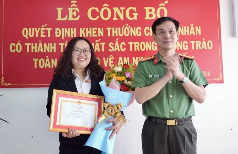 hai nhan vien ngan hang kip thoi ngan chan 2 vu lua dao 1 ty dong o binh dinh1 hai nhan vien ngan hang kip thoi ngan chan 2 vu lua dao 1 ty dong o binh dinh1