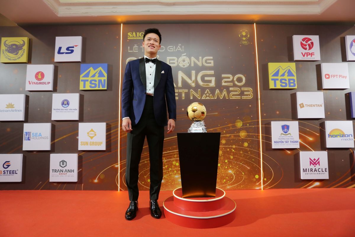 hoang duc lan thu 2 gianh danh hieu qua bong vang viet nam 2023 hoang duc lan thu 2 gianh danh hieu qua bong vang viet nam 2023