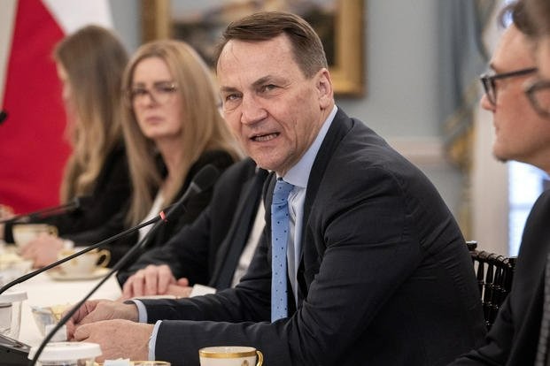 ngoai truong ba lan bat ngo thua nhan quan nato da o ukraine