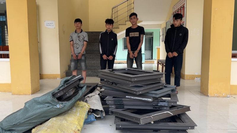 bat nhom doi tuong chuyen dap pha mo lay trom tai san o quang ngai