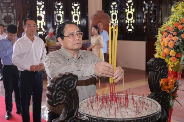 thu tuong dang huong tuong nho hai co thu tuong va anh hung dan toc truong dinh dspl 1