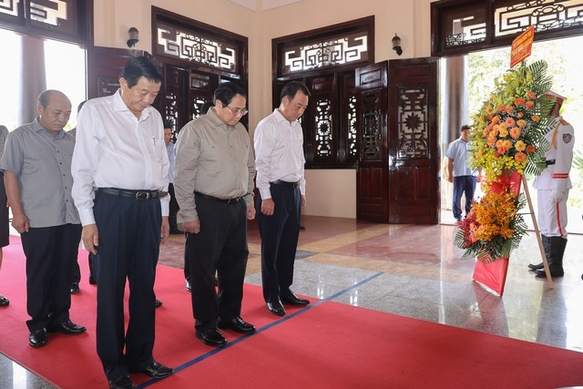 thu tuong dang huong tuong nho hai co thu tuong va anh hung dan toc truong dinh dspl 2