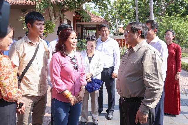 thu tuong dang huong tuong nho hai co thu tuong va anh hung dan toc truong dinh dspl 4