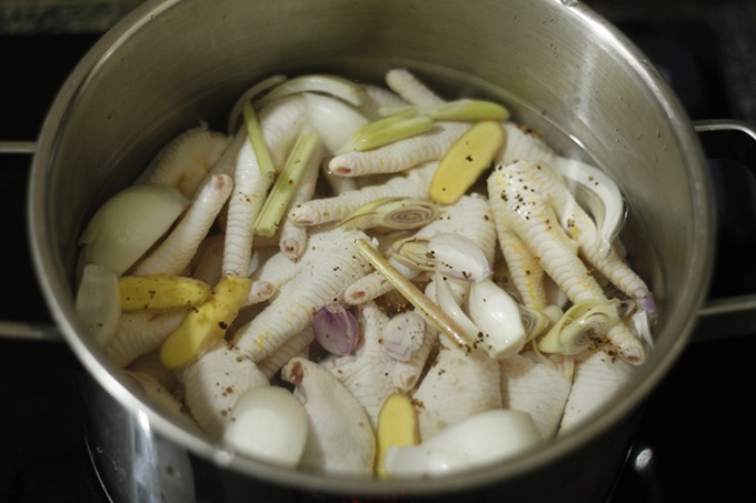 cach lam chan ga sa tac sieu don gian gion ngon kho cuong1