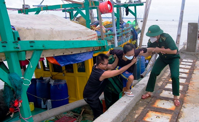 cuu ho thanh cong 5 ngu dan gap nan tren vung bien soc trang 2 cuu ho thanh cong 5 ngu dan gap nan tren vung bien soc trang 2