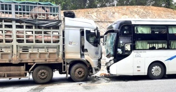 tin tuc tai nan giao thong moi nhat ngay 16 6 va cham voi tau hoa nguoi dan ong tu vong tai cho tin tuc tai nan giao thong moi nhat ngay 16 6 va cham voi tau hoa nguoi dan ong tu vong tai cho