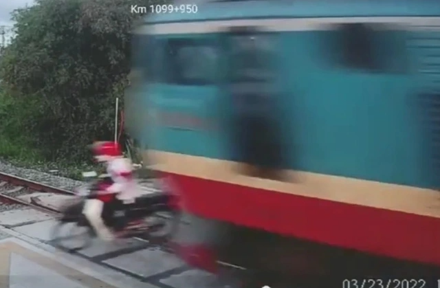 tin tuc tai nan giao thong moi nhat ngay 16 6 va cham voi tau hoa nguoi dan ong tu vong tai cho tin tuc tai nan giao thong moi nhat ngay 16 6 va cham voi tau hoa nguoi dan ong tu vong tai cho
