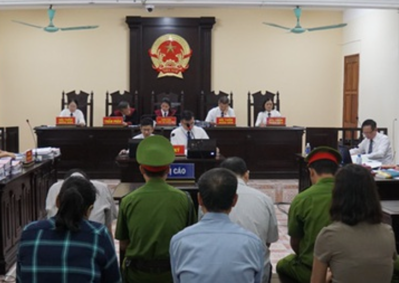 ha noi nghich tu cam dao chem me linh an 12 nam tu ha noi nghich tu cam dao chem me linh an 12 nam tu