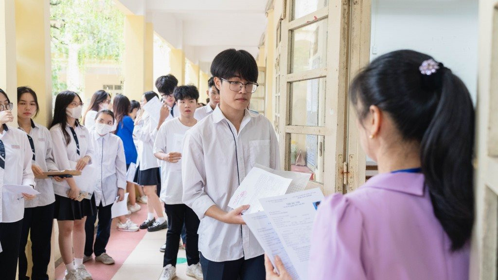 dap an goi y de thi mon vat ly 24 ma de tot nghiep thpt 2023 moi nhat chinh xac nhat1 dap an goi y de thi mon vat ly 24 ma de tot nghiep thpt 2023 moi nhat chinh xac nhat1