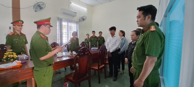 bat 4 can bo trung tam dang kiem o phu yen do nhan hoi lo ang bat 4 can bo trung tam dang kiem o phu yen do nhan hoi lo ang