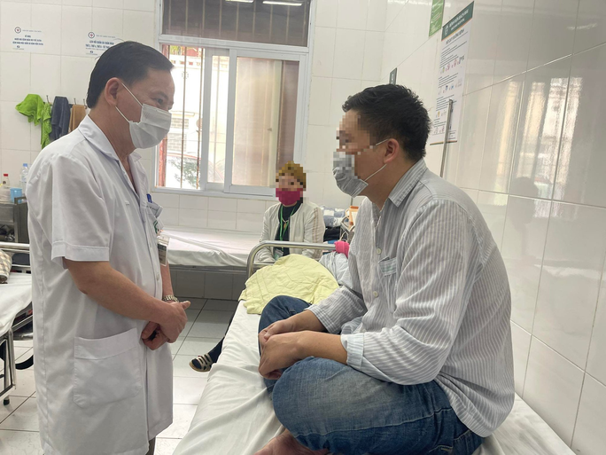 nam thanh nien phat hien benh tam than phan liet vi luon nghi ai cung muon hai minh nam thanh nien phat hien benh tam than phan liet vi luon nghi ai cung muon hai minh
