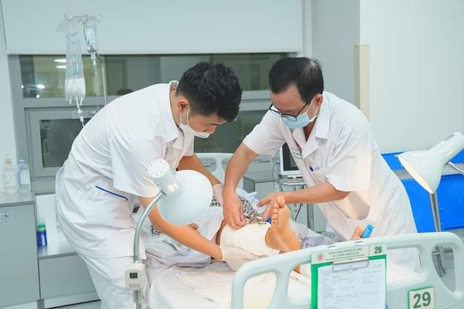 lan dau tien tai viet nam noi thanh cong 2 cang chan bi dut lia 