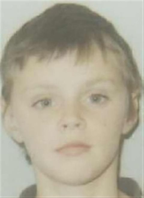 bi canh sat dan hinh canh cao o do tuoi 10 va 13 vi hanh vi chong doi xa hoi 20 nam sau tro thanh ke dien di san lung nguoi la bang dao rua 1