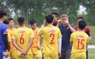 chi co 10 cau thu tham gia buoi tap dau tien chuan bi cho sea games 32 chi co 10 cau thu tham gia buoi tap dau tien chuan bi cho sea games 32