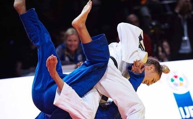 campuchia cu hai vdv nhap tich nguoi ukraine thi dau sea game 32