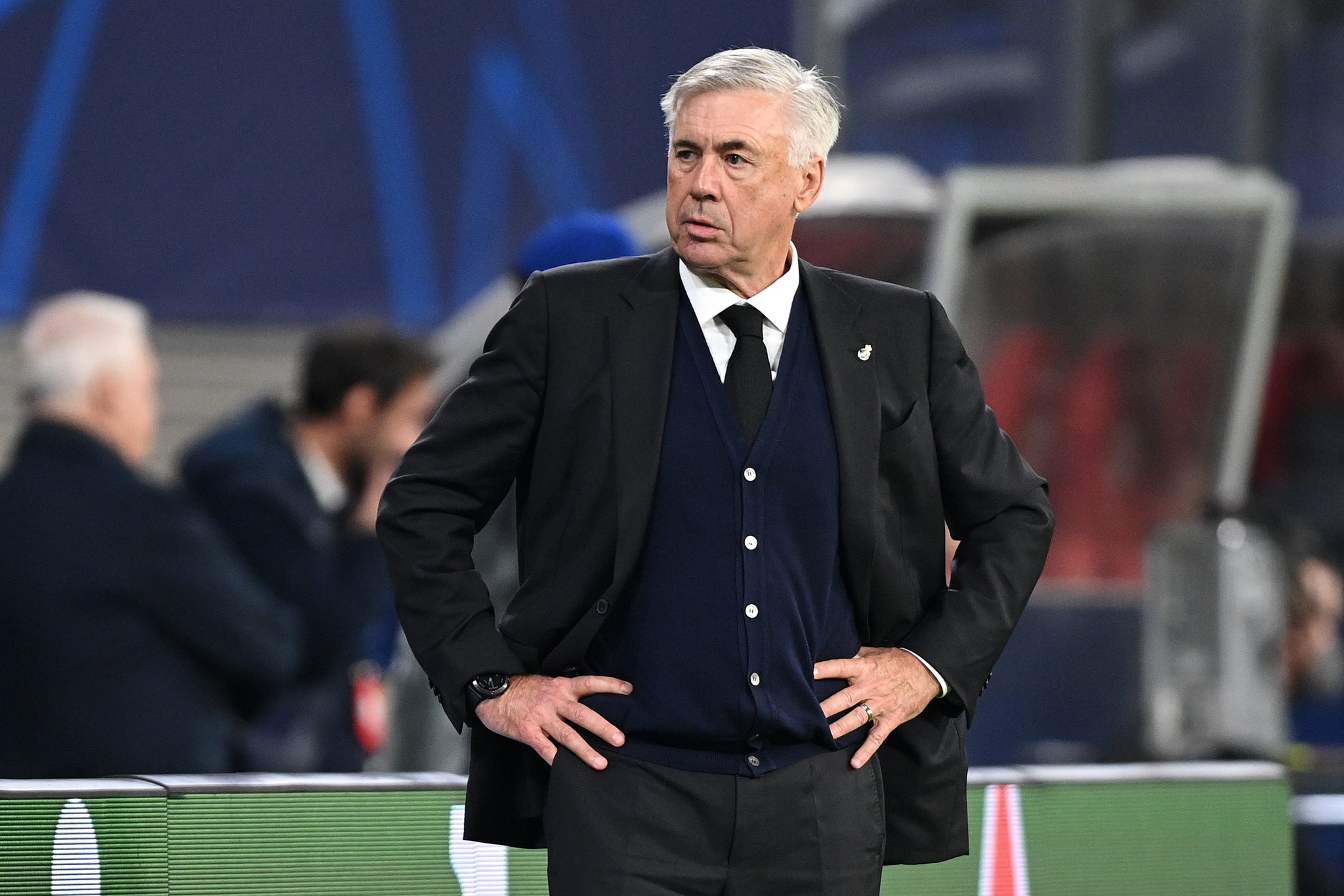 hlv ancelotti noi doa voi cac cau thu real sau tran thua soc hlv ancelotti noi doa voi cac cau thu real sau tran thua soc