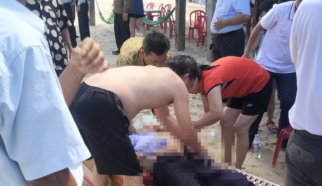 quang ngai nguoi dan ong bi duoi nuoc khi tam bien khe hai1 quang ngai nguoi dan ong bi duoi nuoc khi tam bien khe hai1
