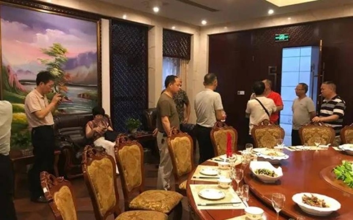 co gai nhan cai ket dang dan theo 23 nguoi nha den buoi hen ho 1