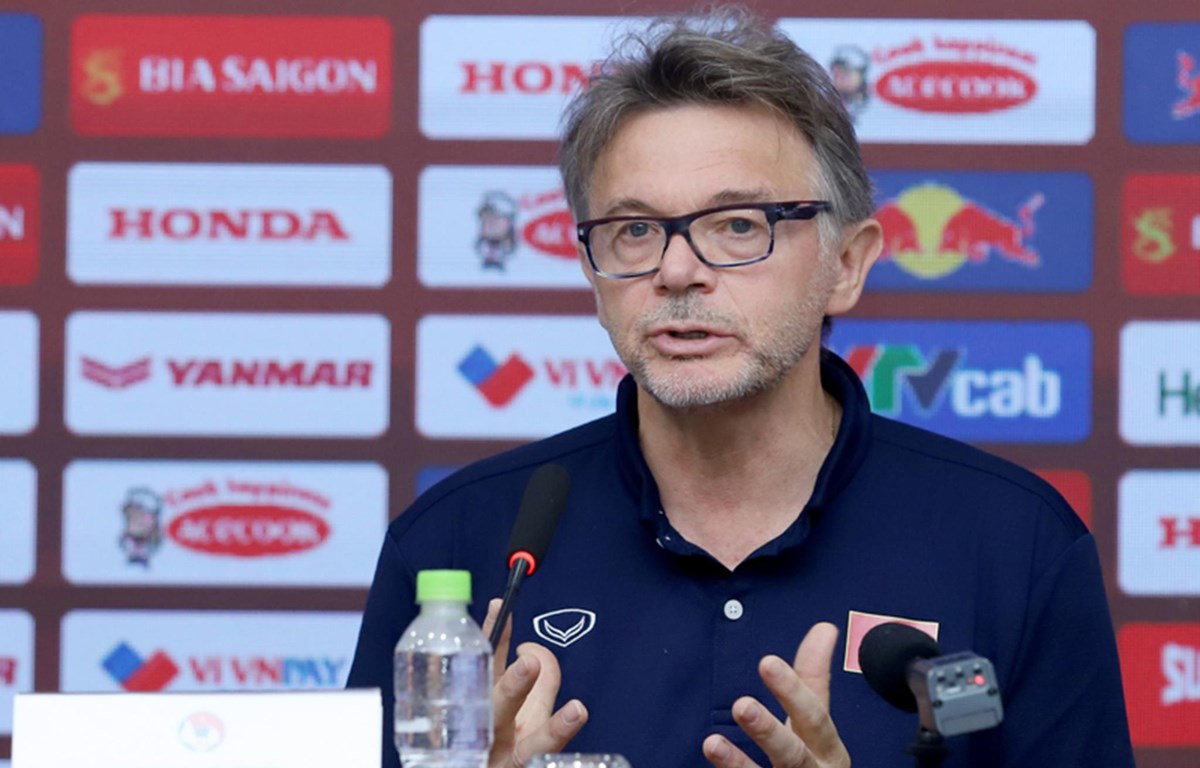 hlv troussier dat ky vong cao vao nhom cau thu quang hai van toan cong phuong1