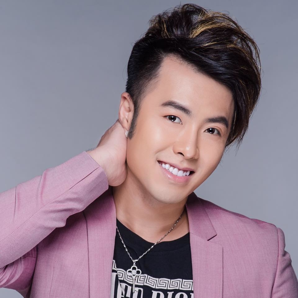 nam ca si co hanh dong gay tranh cai khi co nhung hanh dong nhay cam voi fan nu4 nam ca si co hanh dong gay tranh cai khi co nhung hanh dong nhay cam voi fan nu4