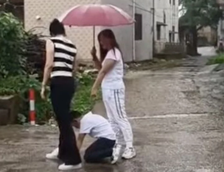 phan ung gay phan no cua nguoi bo khi thay con trai quy xin lam giay khai sinh de di hoc phan ung gay phan no cua nguoi bo khi thay con trai quy xin lam giay khai sinh de di hoc