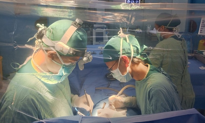phau thuat thanh cong cho be trai mac benh hiem lan dau ghi nhan tai viet nam1 phau thuat thanh cong cho be trai mac benh hiem lan dau ghi nhan tai viet nam1