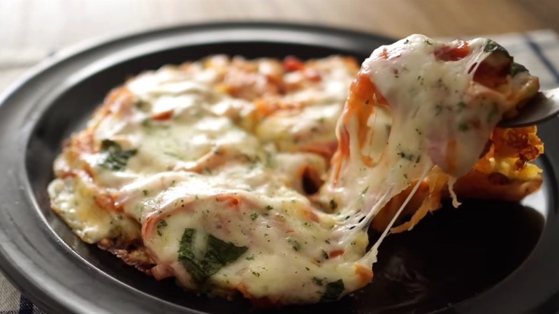 cong thuc lam banh pizza khoai tay khong can lo nuong9 cong thuc lam banh pizza khoai tay khong can lo nuong9
