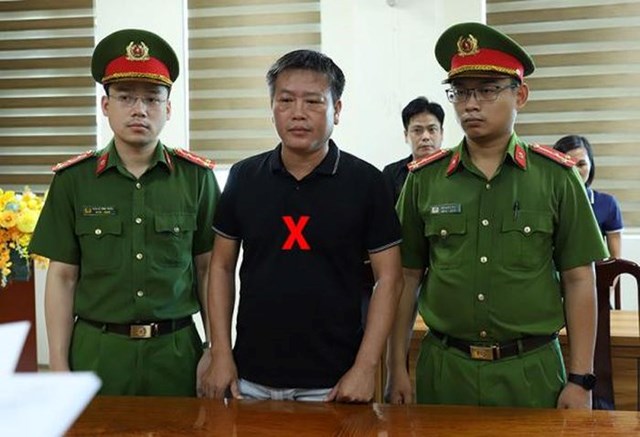 phu phep nang khong doanh thu lam gia nhieu tai lieu giam doc cung nhan vien bi khoi to phu phep nang khong doanh thu lam gia nhieu tai lieu giam doc cung nhan vien bi khoi to