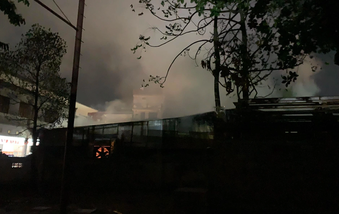 ha noi chay xuong may rong 200m2 2