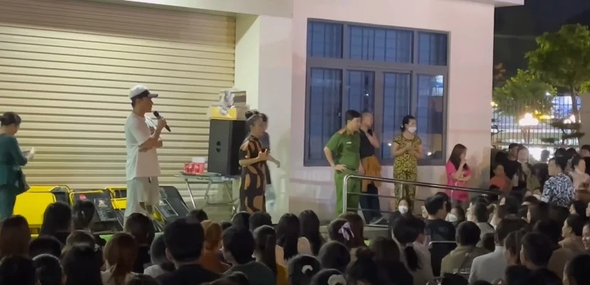 quan nuoc cua le duong bao lam bi cong an kiem tra vo khoc nuc no cau xin khan gia ra ve quan nuoc cua le duong bao lam bi cong an kiem tra vo khoc nuc no cau xin khan gia ra ve