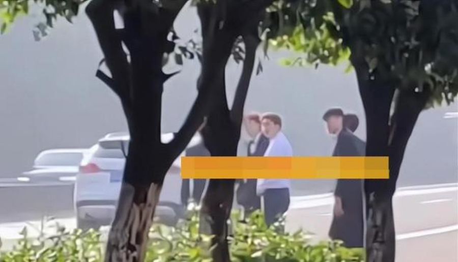 ngay cuoi co dau don nhan cu soc lon nhung van phai co nuot nuoc mat cu hanh hon le1 ngay cuoi co dau don nhan cu soc lon nhung van phai co nuot nuoc mat cu hanh hon le1