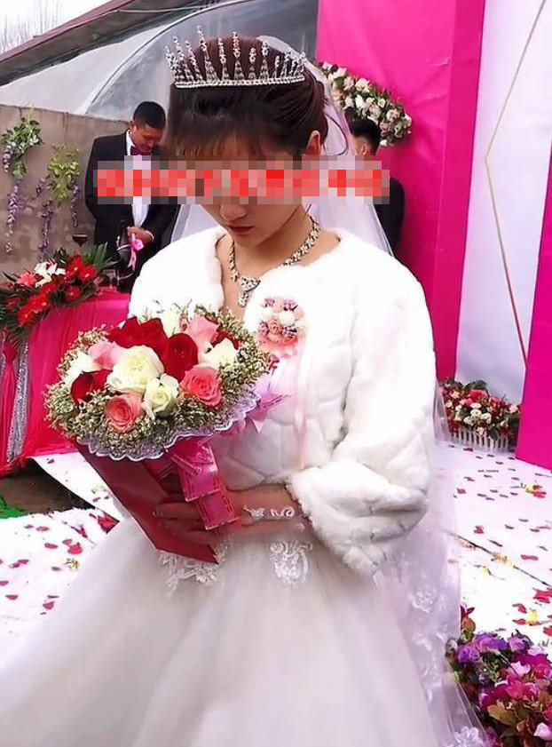 ngay cuoi co dau don nhan cu soc lon nhung van phai co nuot nuoc mat cu hanh hon le2 ngay cuoi co dau don nhan cu soc lon nhung van phai co nuot nuoc mat cu hanh hon le2