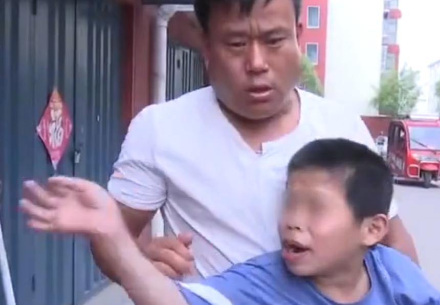 con trai bi bat coc khi moi 22 ngay tuoi va cuoc gap go dam nuoc mat sau 16 nam con trai bi bat coc khi moi 22 ngay tuoi va cuoc gap go dam nuoc mat sau 16 nam