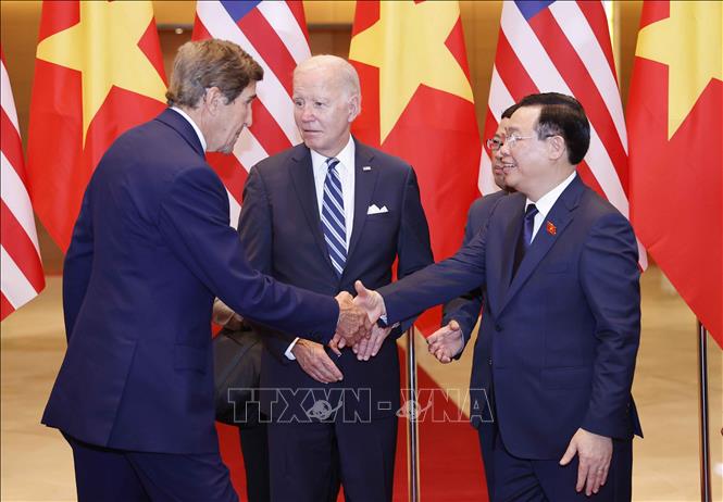 chu tich quoc hoi vuong dinh hue hoi kien tong thong hoa ky joe biden6 chu tich quoc hoi vuong dinh hue hoi kien tong thong hoa ky joe biden6
