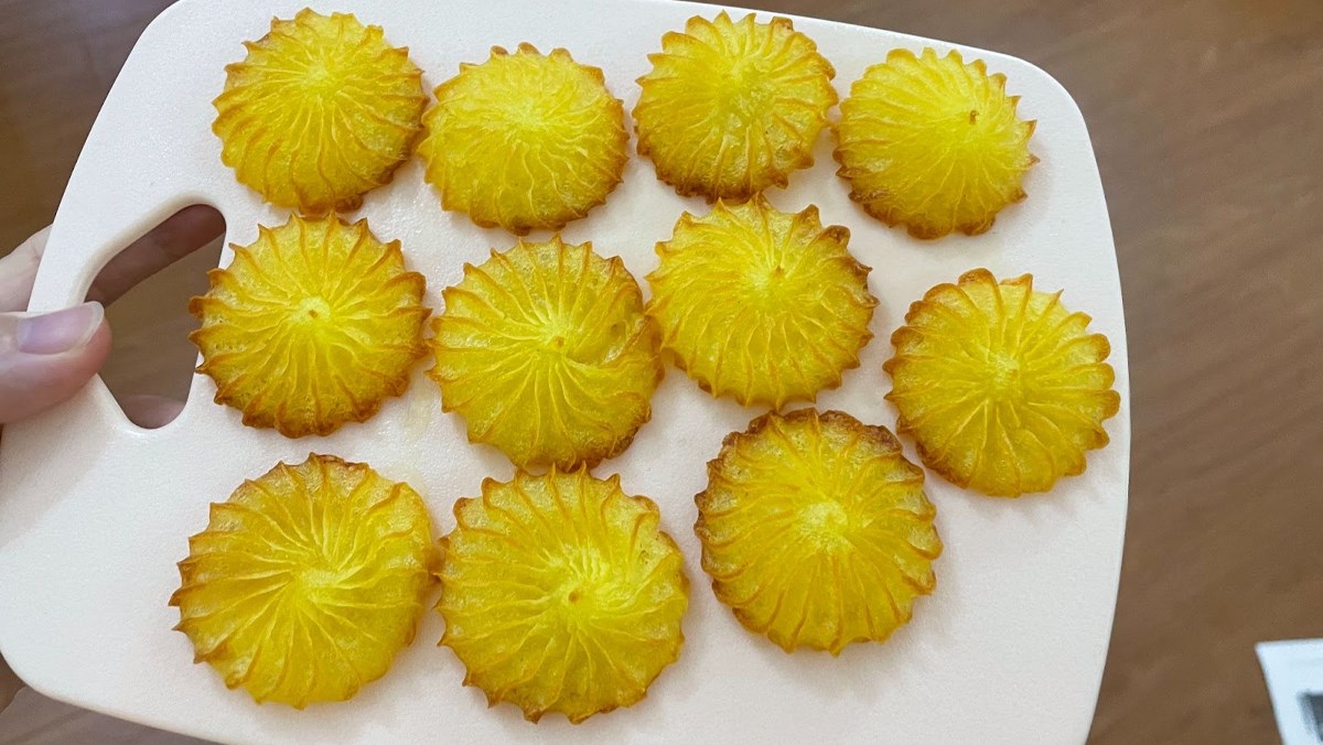 bat mi cach lam snack khoai tay tai nha sieu nhanh gon tien loi lai con dam bao suc khoe13