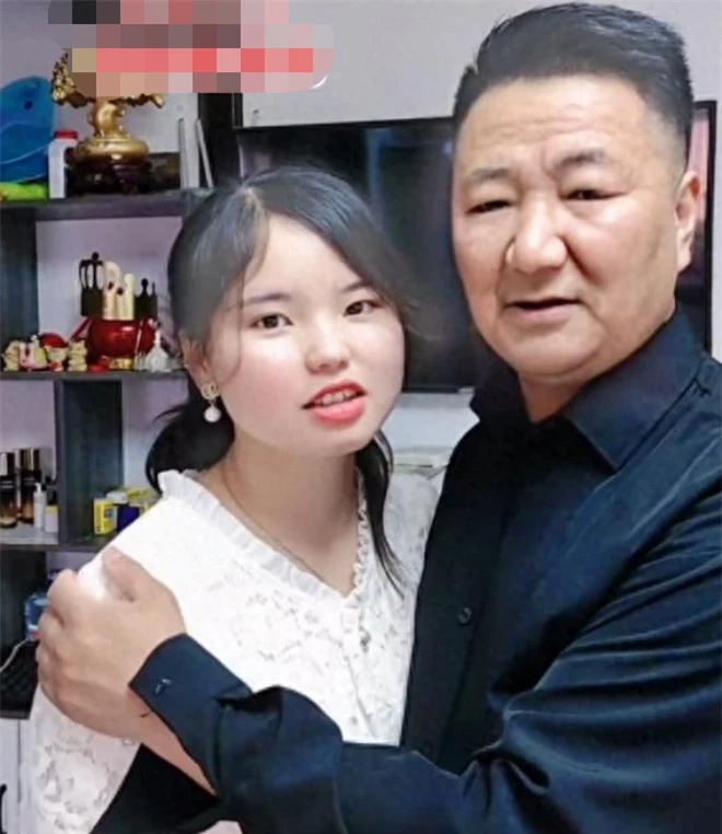 ong chu u60 tiet lo khoan chi khung de lay duoc vo kem minh 35 tuoi3 ong chu u60 tiet lo khoan chi khung de lay duoc vo kem minh 35 tuoi3