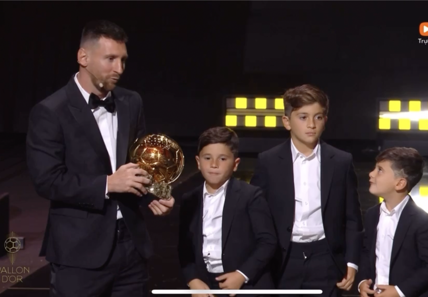 bieu cam hai huoc cua ba cau quy tu nha messi khi chung kien bo minh nhan qua bong vang thu 8 trong su nghiep5 bieu cam hai huoc cua ba cau quy tu nha messi khi chung kien bo minh nhan qua bong vang thu 8 trong su nghiep5