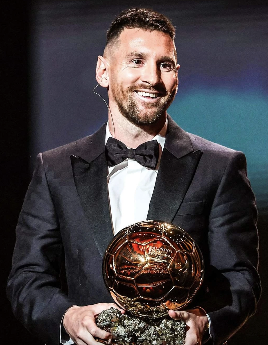bieu cam hai huoc cua ba cau quy tu nha messi khi chung kien bo minh nhan qua bong vang thu 8 trong su nghiep6 bieu cam hai huoc cua ba cau quy tu nha messi khi chung kien bo minh nhan qua bong vang thu 8 trong su nghiep6