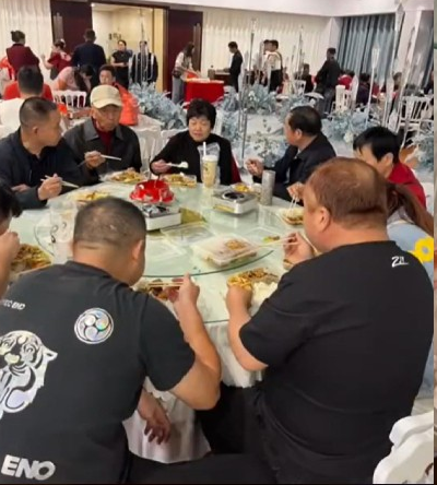 dam cuoi tro thanh tam diem chi trich cua cu dan mang vi dai khach moi bang mon nay dam cuoi tro thanh tam diem chi trich cua cu dan mang vi dai khach moi bang mon nay