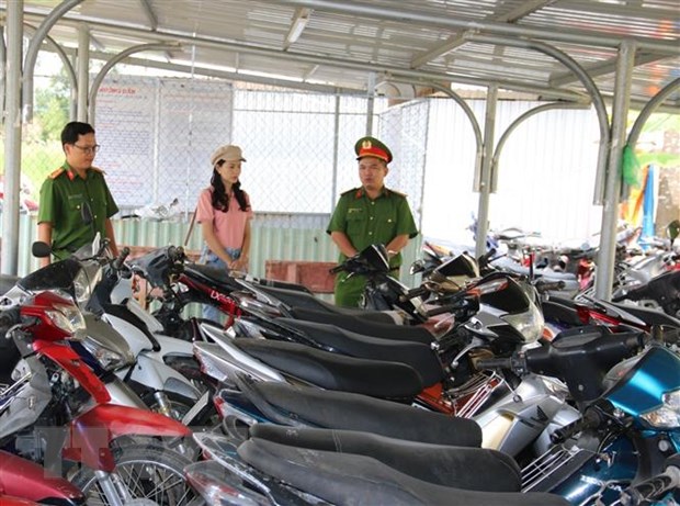bat giu 12 doi tuong trom xe may roi goi dien yeu cau tien chuoc tu chu xe2 bat giu 12 doi tuong trom xe may roi goi dien yeu cau tien chuoc tu chu xe2