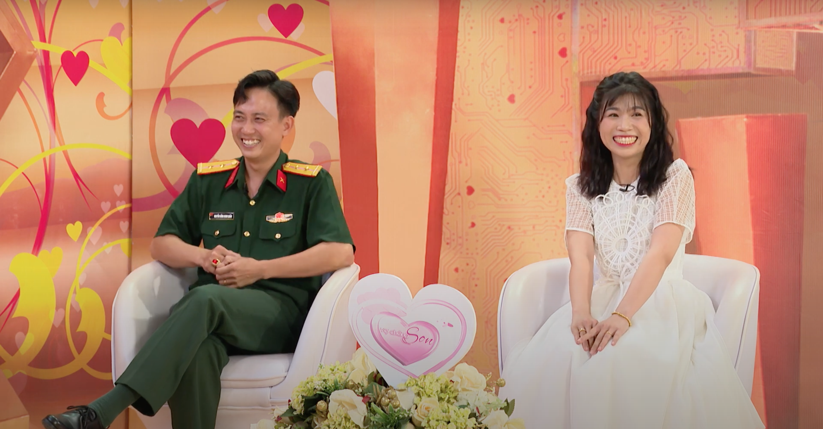 chang quan nhan dung ca thanh xuan de cua do vo xinh dep va cai ket day vien man2 chang quan nhan dung ca thanh xuan de cua do vo xinh dep va cai ket day vien man2