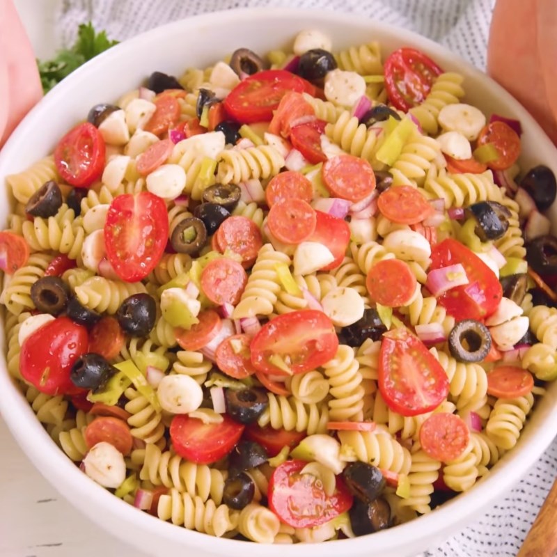 mon ngon moi ngay cach lam salad pasta don gian la mieng12