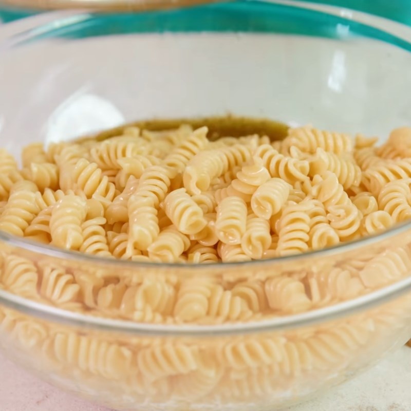 mon ngon moi ngay cach lam salad pasta don gian la mieng8
