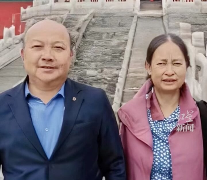 nguoi cha tim duoc con gai that lac sau 17 nam nho vao vat khong tuong nay3 nguoi cha tim duoc con gai that lac sau 17 nam nho vao vat khong tuong nay3