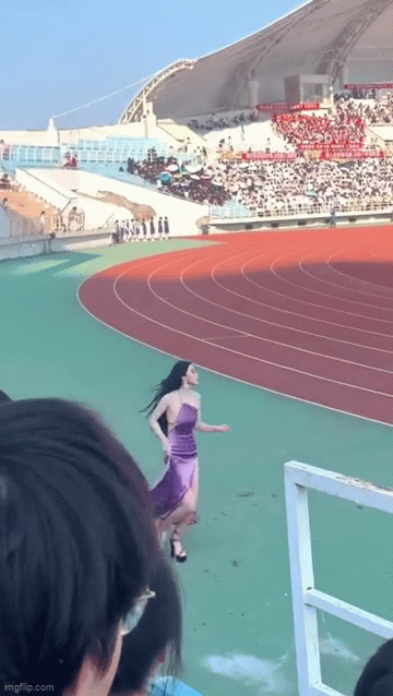 den tre le khai mac hoi thao nu sinh hoa nu than nho khoanh khac nay3 den tre le khai mac hoi thao nu sinh hoa nu than nho khoanh khac nay3