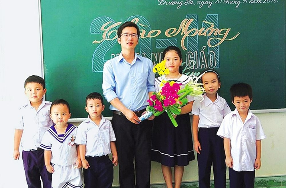 nhung kieu tang qua khien thay co ap luc phu huynh can tranh keo lam doi ben kho xu51 nhung kieu tang qua khien thay co ap luc phu huynh can tranh keo lam doi ben kho xu51