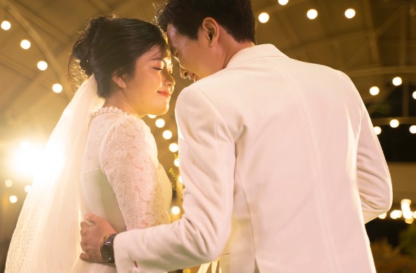 dam cuoi gay xon xao coi mang khi thay the ruou bia bang loai thuc uong nay2