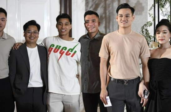vo chong ho tan tai gay chu y khi mung cuoi so tien khung cho doan van hau31 vo chong ho tan tai gay chu y khi mung cuoi so tien khung cho doan van hau31