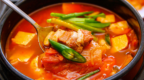 cach nau canh kim chi thit bo chuan vi han quoc1 cach nau canh kim chi thit bo chuan vi han quoc1
